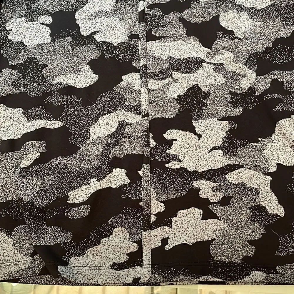 Lululemon top 2 black grey light grey printed